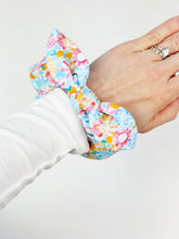 Load image into Gallery viewer, Knotted Scrunchie | Spring Day
