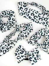 Load image into Gallery viewer, Maeve | Neutral Leopard | Oversized | Elastic
