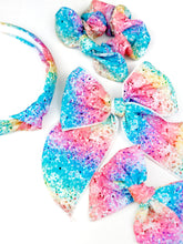 Load image into Gallery viewer, Scrunchie | Rainbow Splash
